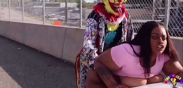  Gibby The Clown Fucks Juicy Tee On Atlanta’s Most Popular Highway